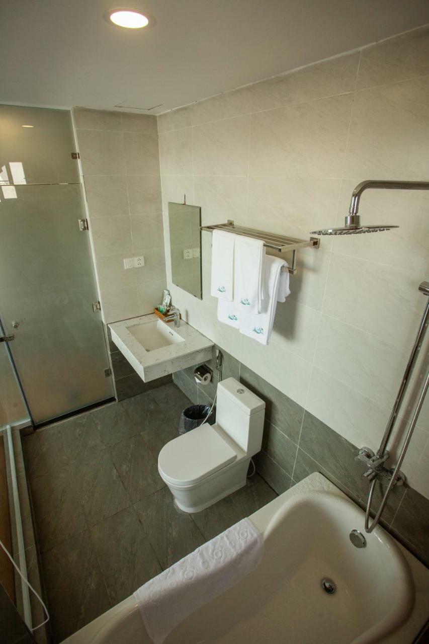 Lava Hotel Nha Trang Buitenkant foto